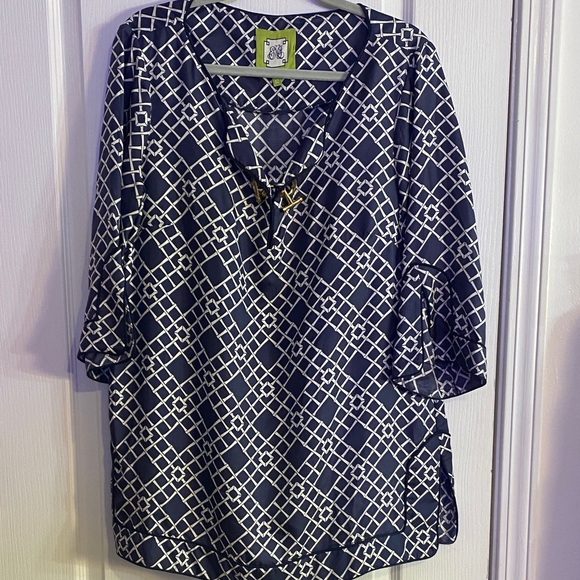 Elizabeth McKay Navy and White Geometric Blouse - Picture 1 of 3
